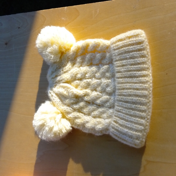 3 beanie hats lot # 12 - Picture 3 of 5